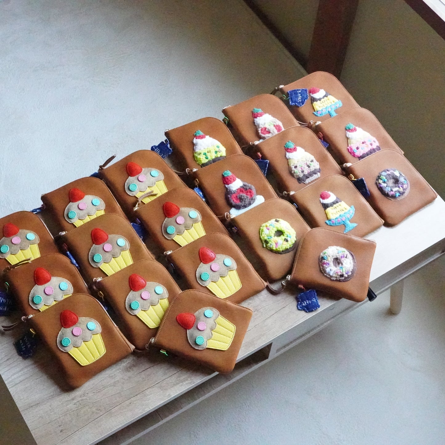 YUYAmade × atto-@ Collaboration / Cupcake L-Shaped Pouch