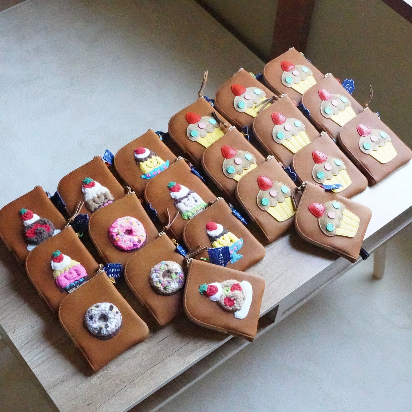 YUYAmade × atto-@ Collaboration / Cupcake L-Shaped Pouch