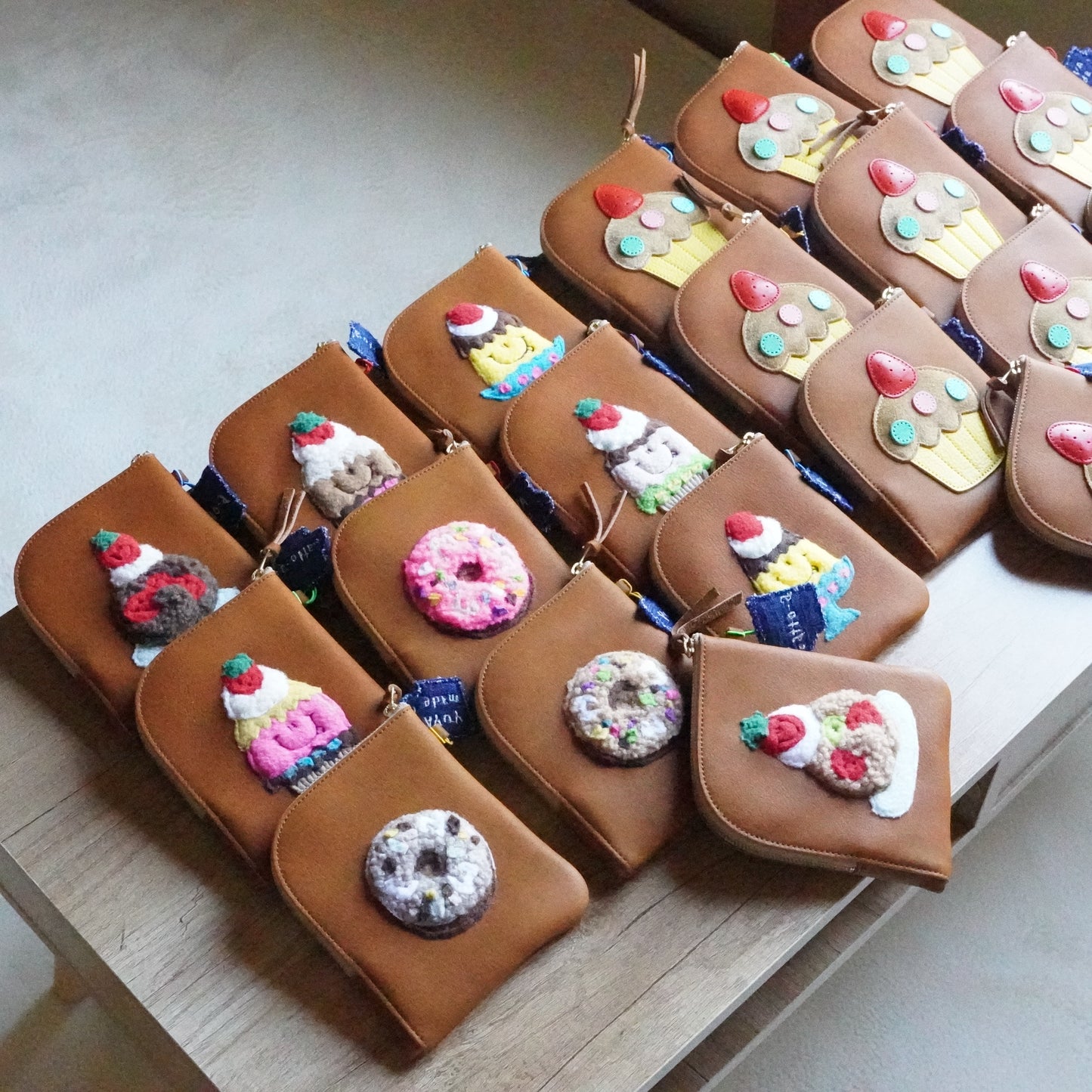 YUYAmade × atto-@ Collaboration / Cupcake L-Shaped Pouch