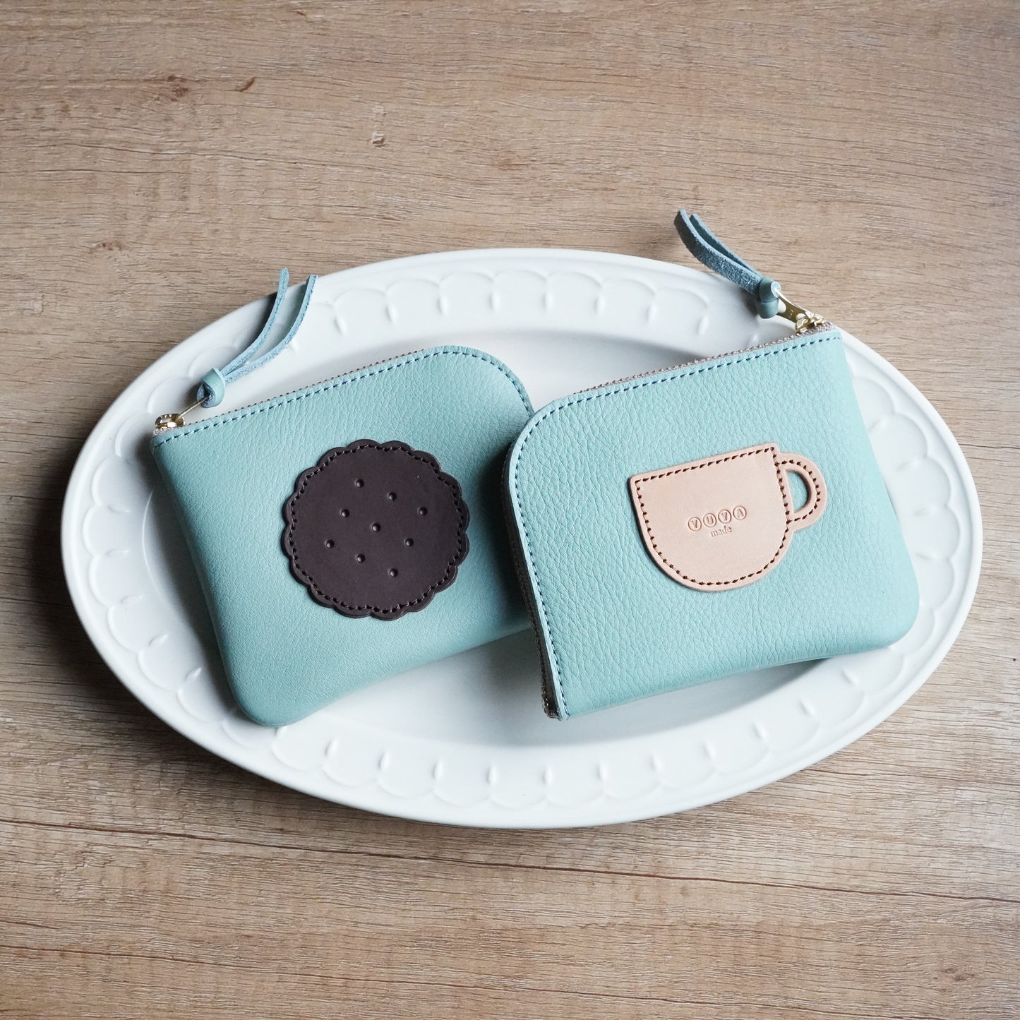 Oreo Mint & Cup L-Shaped Mini Pouch