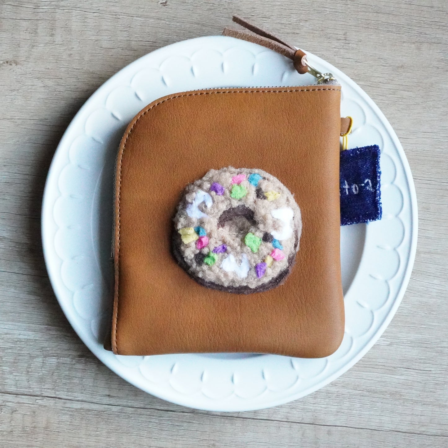 YUYAmade × atto-@ Collaboration / Cupcake L-Shaped Pouch